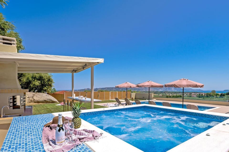Hot Tub, Swimming pool