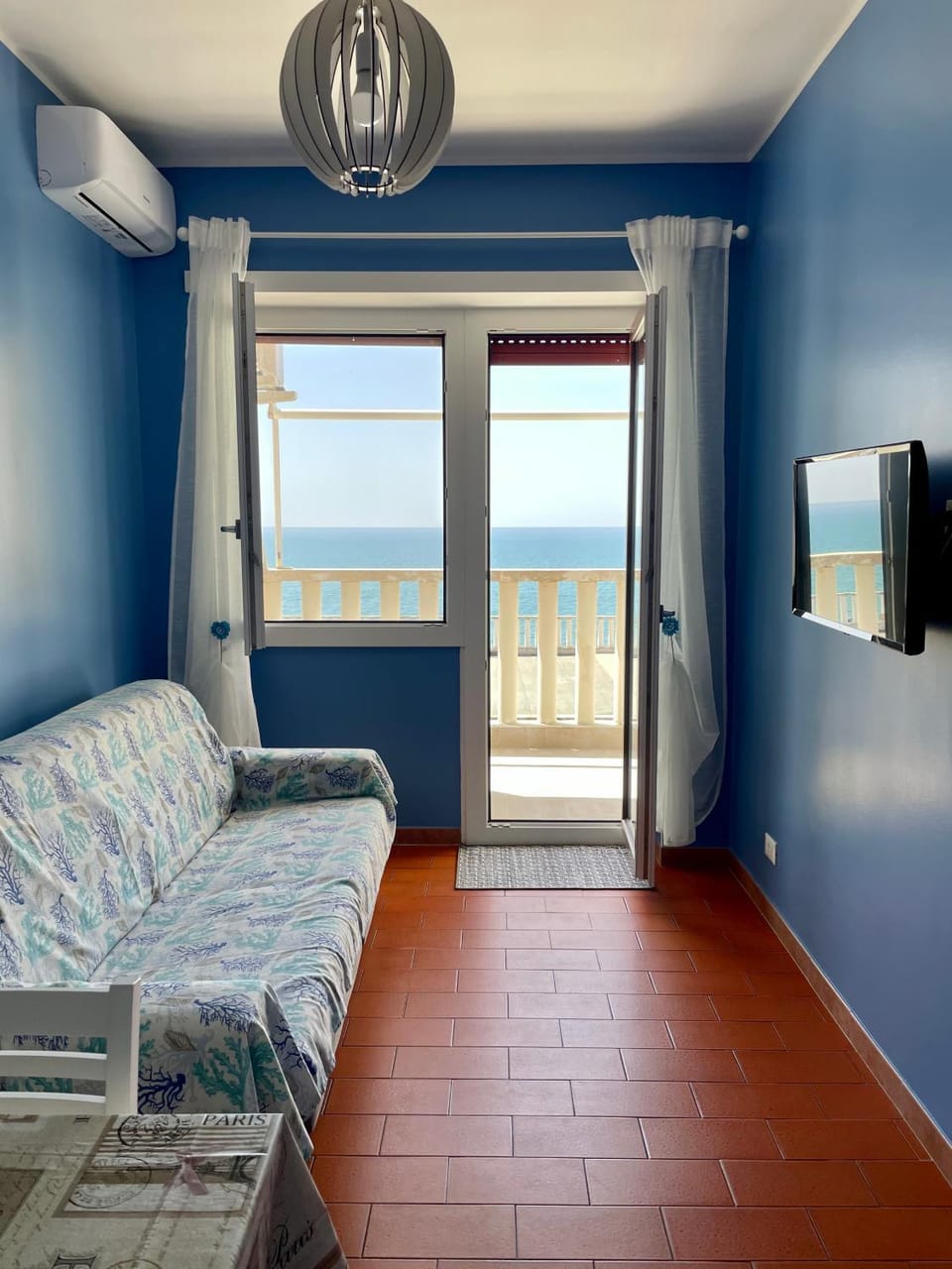 Living room, Sea view