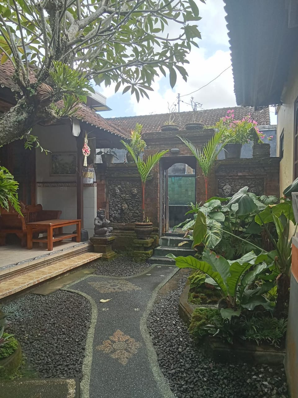 Dewi Antara Homestay Bed and Breakfast in Ubud