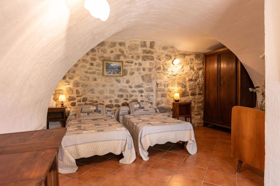 les monteils Bed and Breakfast in Grospierres