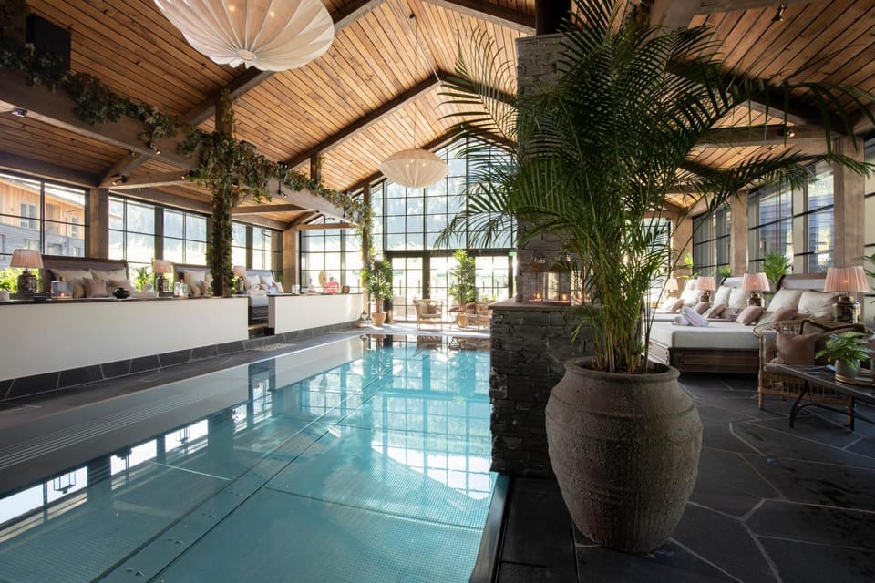 Swimming pool