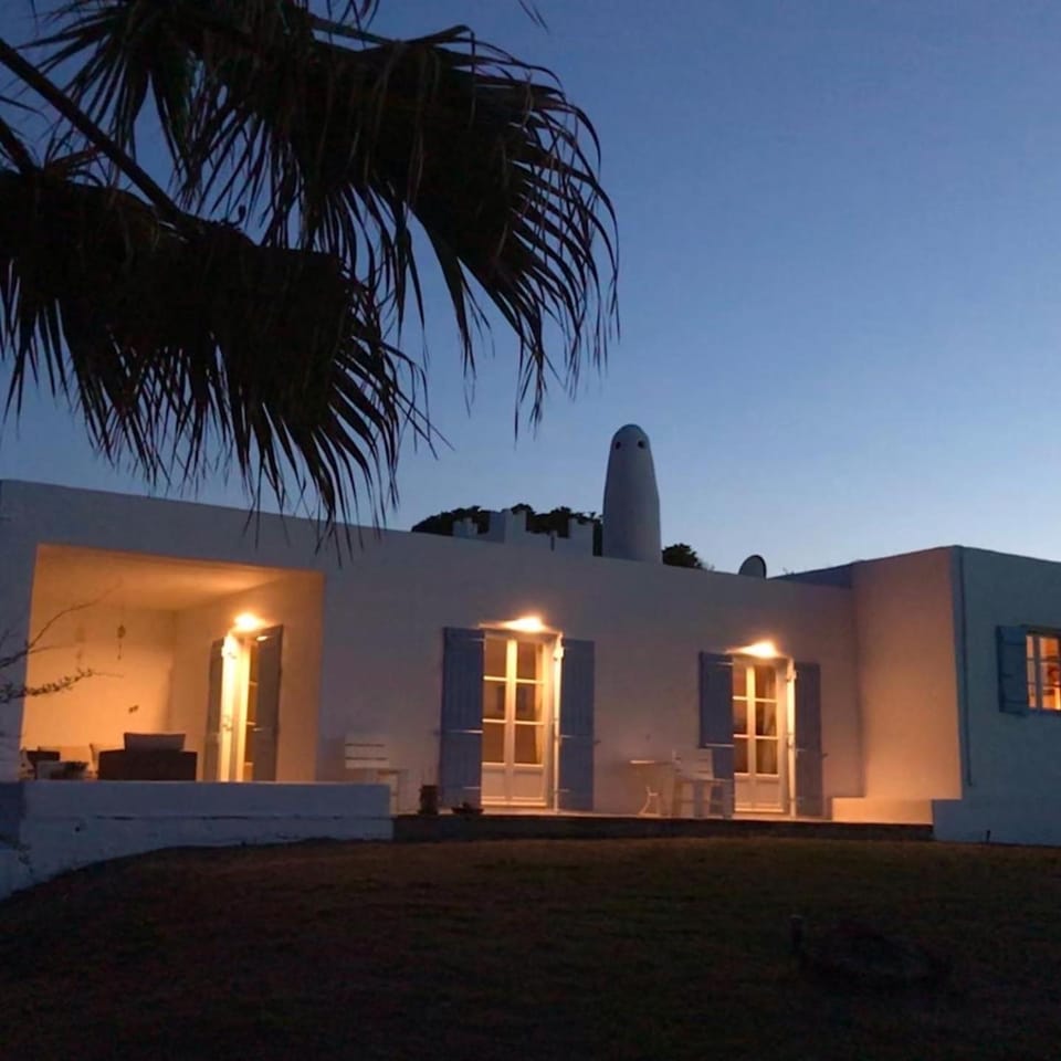 Villaloz Villa in Paros, Greece