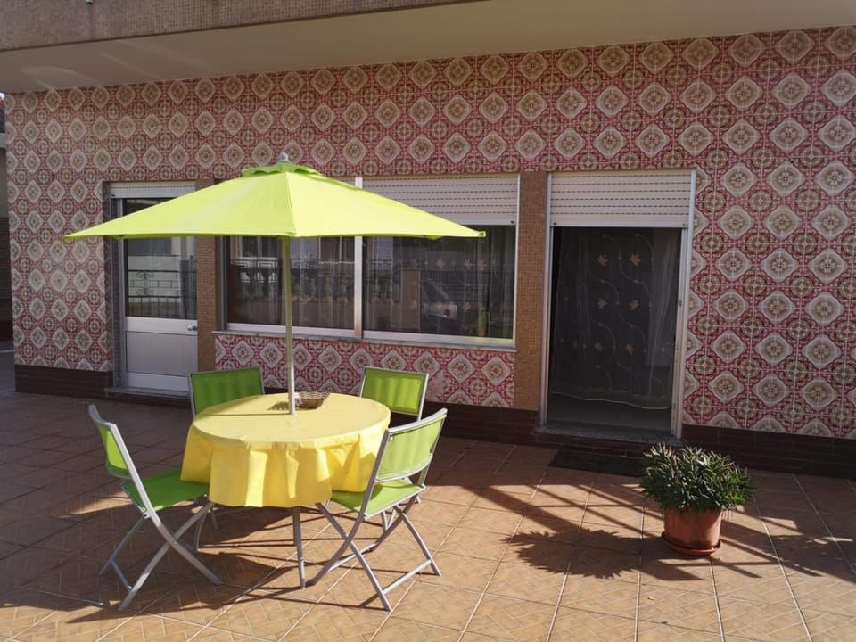 Patio, Facade/entrance