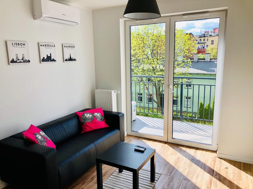 Balcony/Terrace, Living room, Seating area, Inner courtyard view