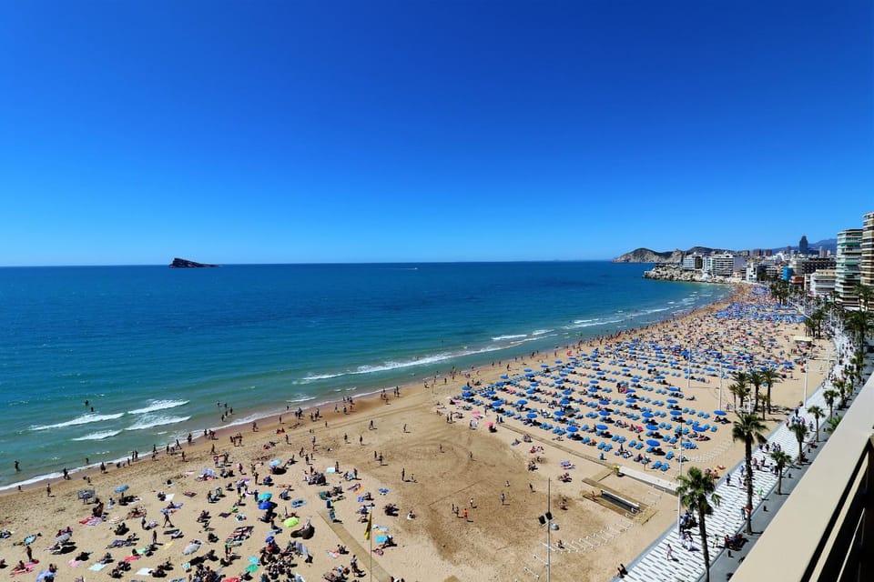 Nearby landmark, Restaurant/places to eat, Off site, Day, Neighbourhood, Natural landscape, Summer, View (from property/room), Other, Beach, On site, City view, Landmark view, Mountain view, Sea view, Street view, Area and facilities, Supermarket/grocery shop, Shopping Area, Quiet street view