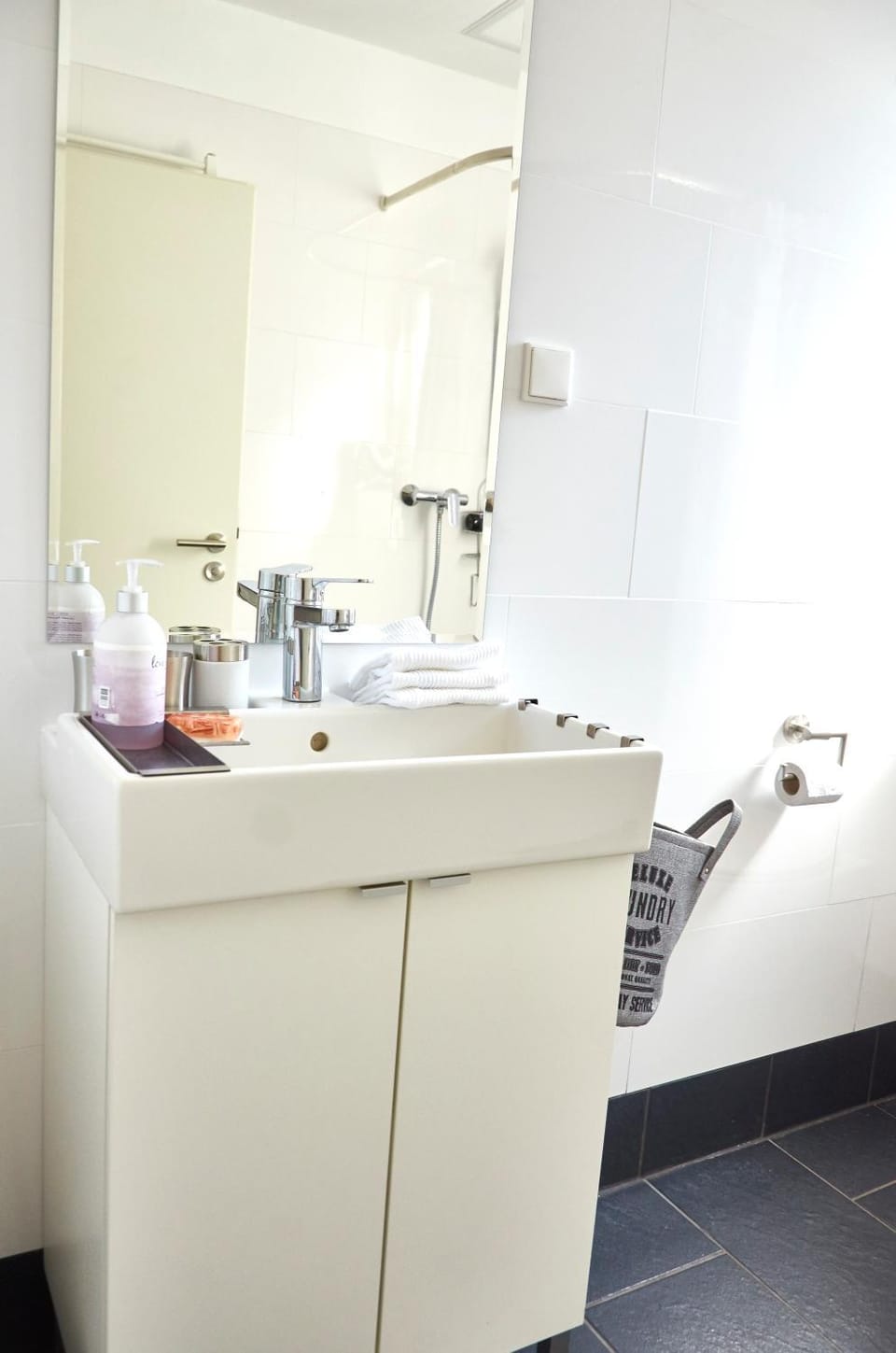 Bathroom, Photo of the whole room
