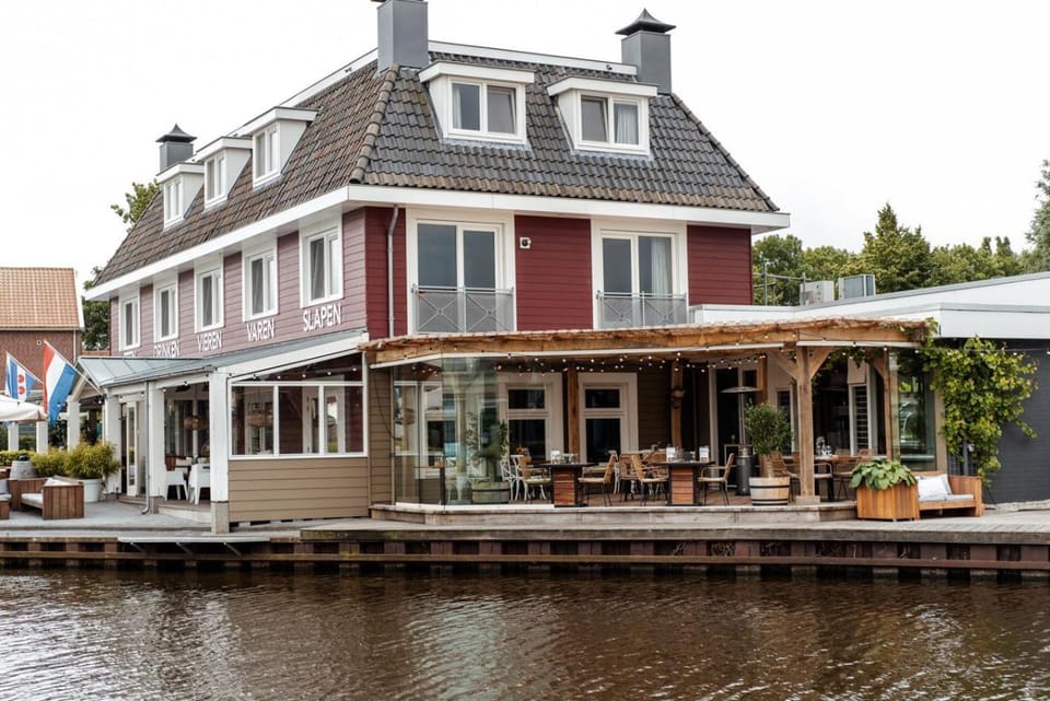 Property building, Day, Lake view, Location