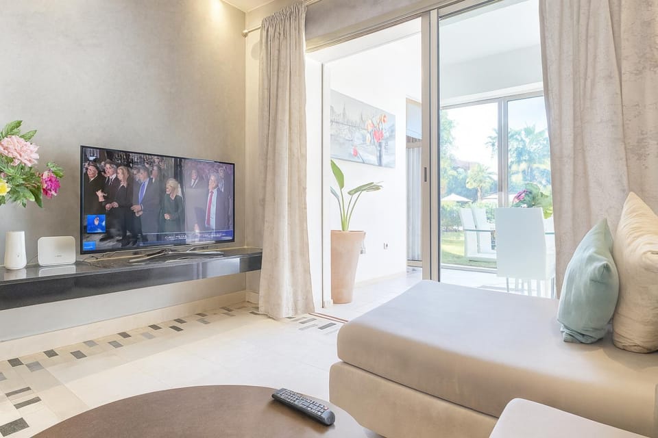 Luxury Golf Aparts Pool View Apartment in Marrakesh