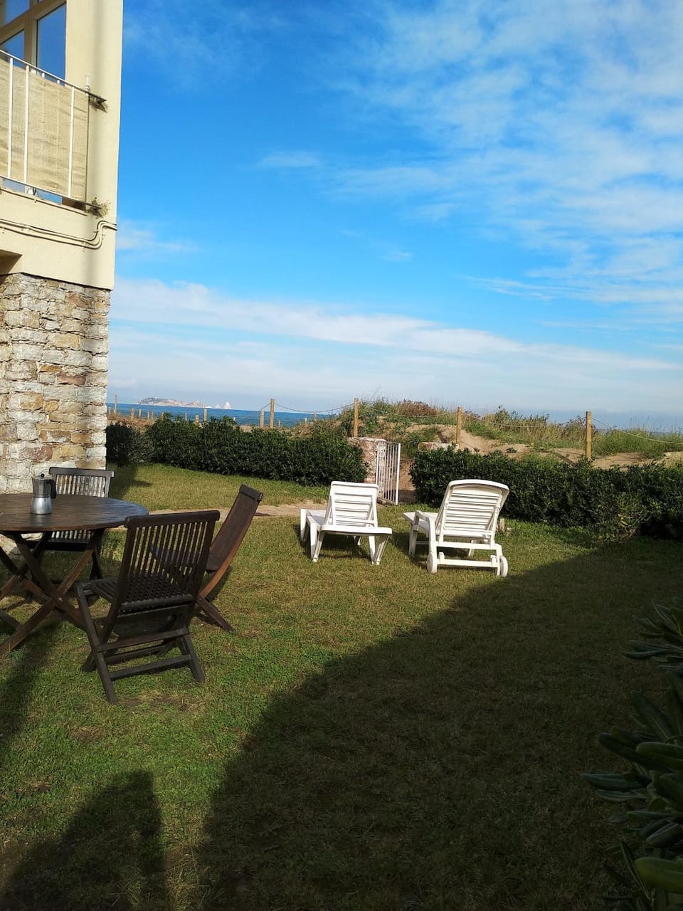 Sea front apartment in Platja Pals with terrace and parking Apartment in Baix Empordà