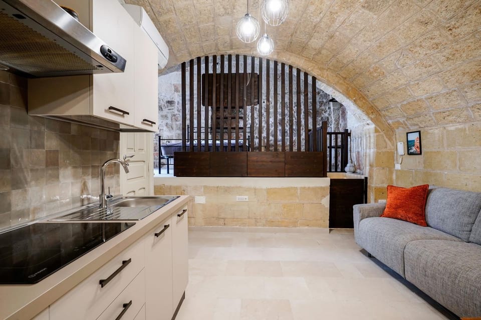 Kitchen or kitchenette, Living room, stove