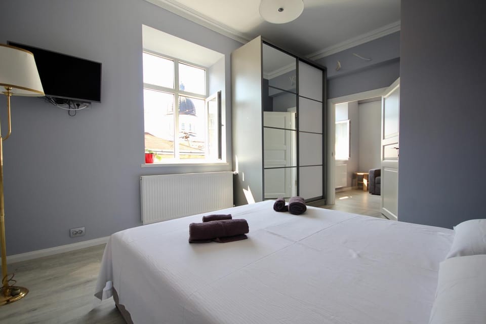 TV and multimedia, Photo of the whole room, Bedroom