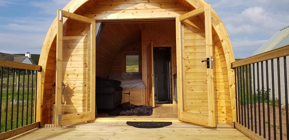 Facade/entrance, Balcony/Terrace