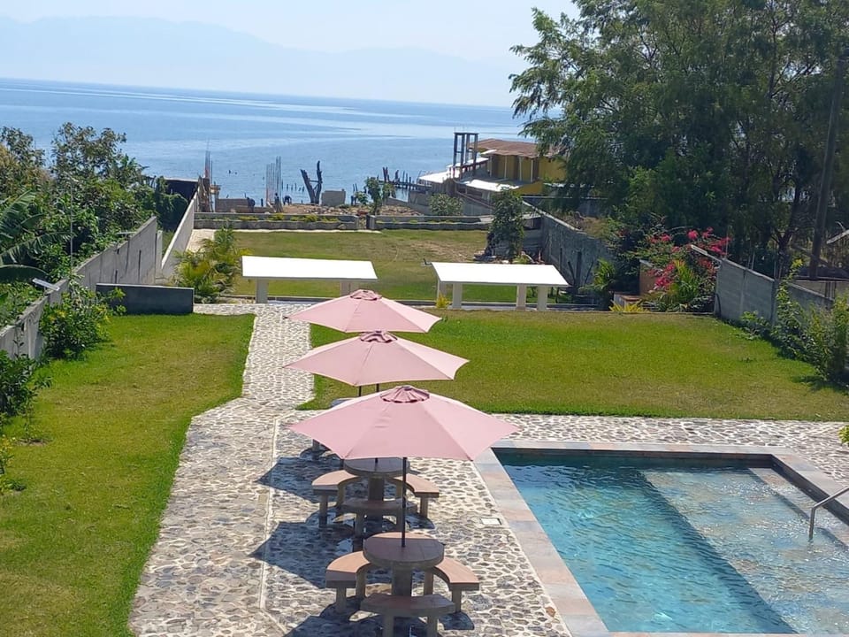 Garden, Swimming pool