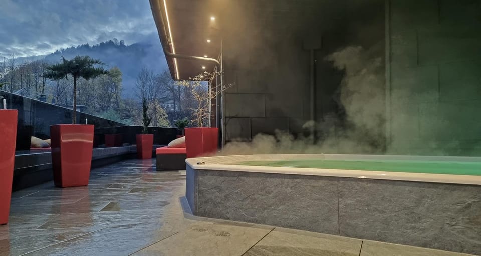 Hot Tub, Spa and wellness centre/facilities
