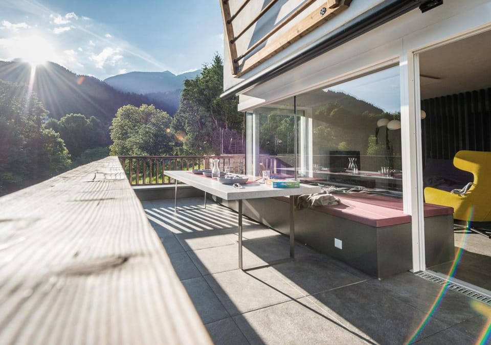 BBQ facilities, View (from property/room), Balcony/Terrace, Dining area, Mountain view