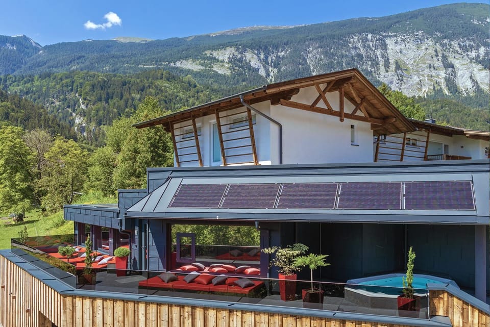 Property building, Natural landscape, Hot Tub, Spa and wellness centre/facilities, Mountain view, Internal: Not applicable to any particular room