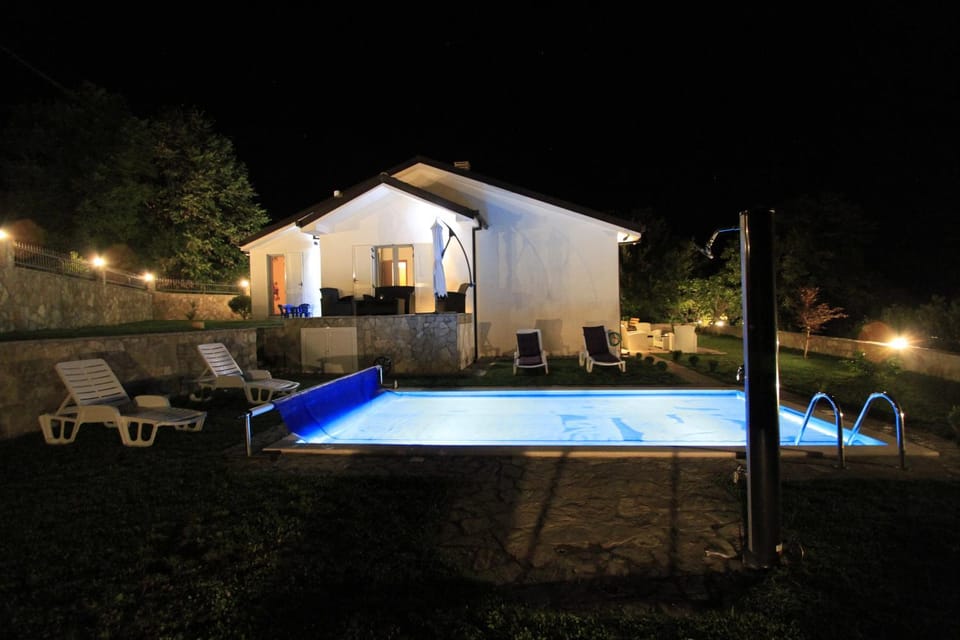 Property building, Pool view, Swimming pool, Swimming pool