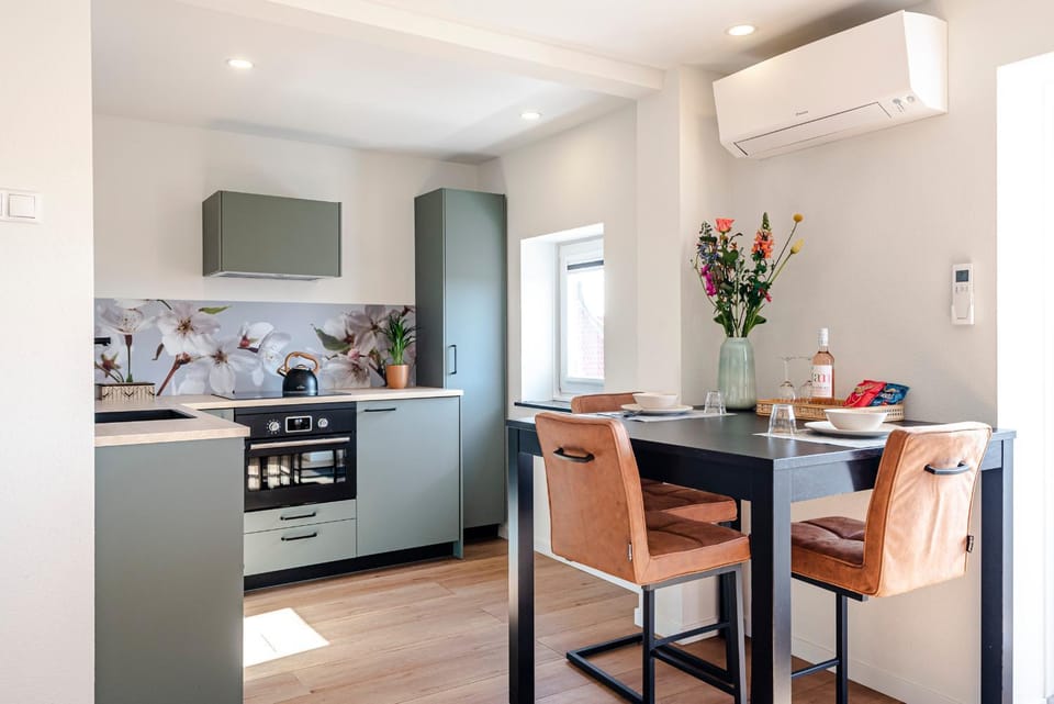 minibar, oven, pet friendly