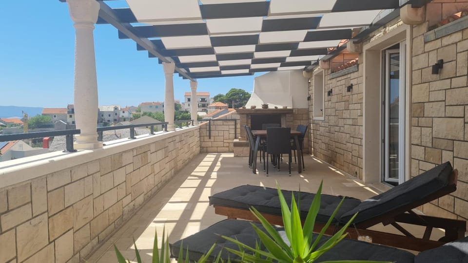 Day, View (from property/room), Balcony/Terrace, Seating area, Dining area