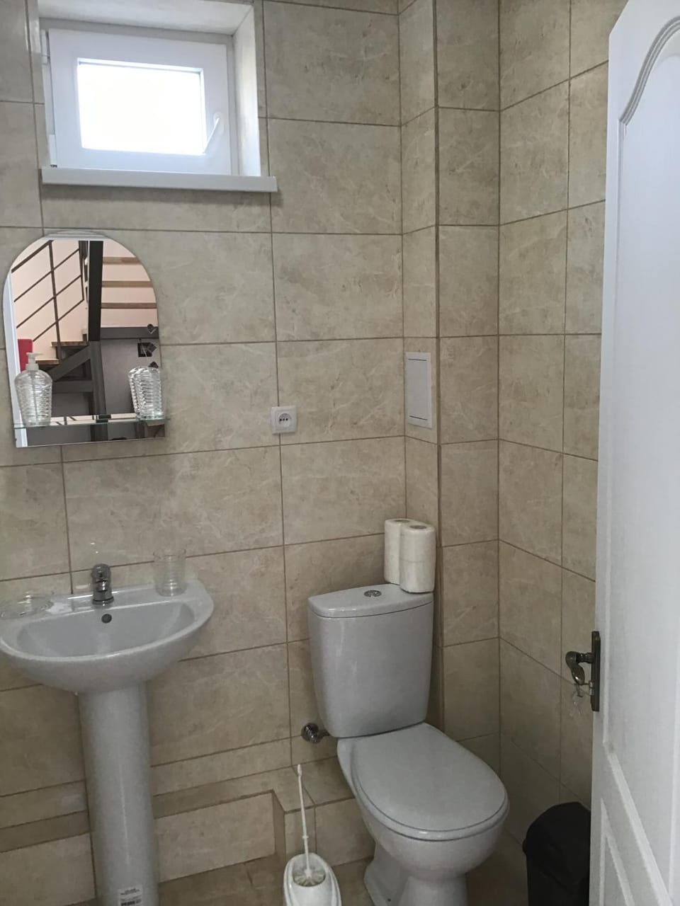 Shower, Toilet