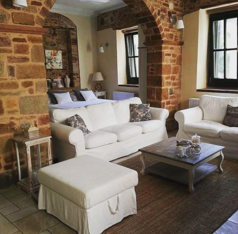 Living room, Seating area, Landmark view