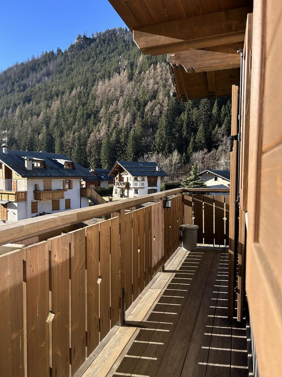 Balcony/Terrace, Mountain view