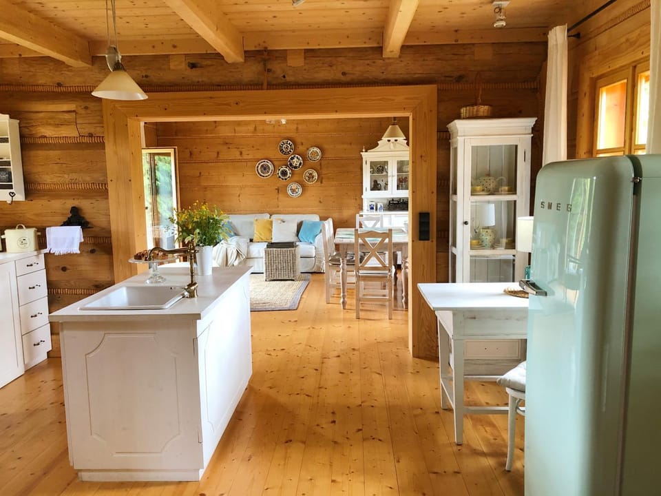 Kitchen or kitchenette, Living room