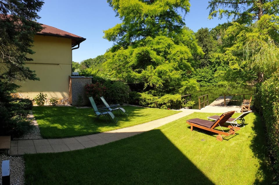 Garden, Garden view