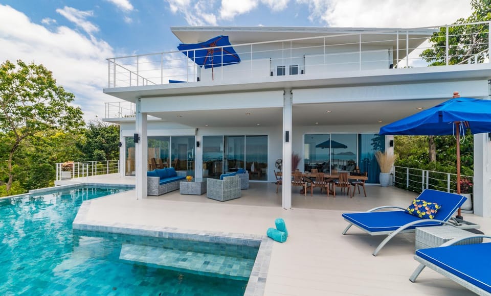 Property building, Patio, Day, View (from property/room), Balcony/Terrace, Pool view, Swimming pool, sunbed