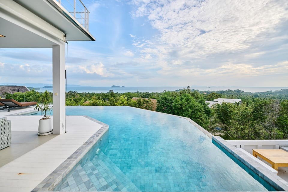 Natural landscape, View (from property/room), Balcony/Terrace, Mountain view, Pool view, Sea view, Sea view, Swimming pool