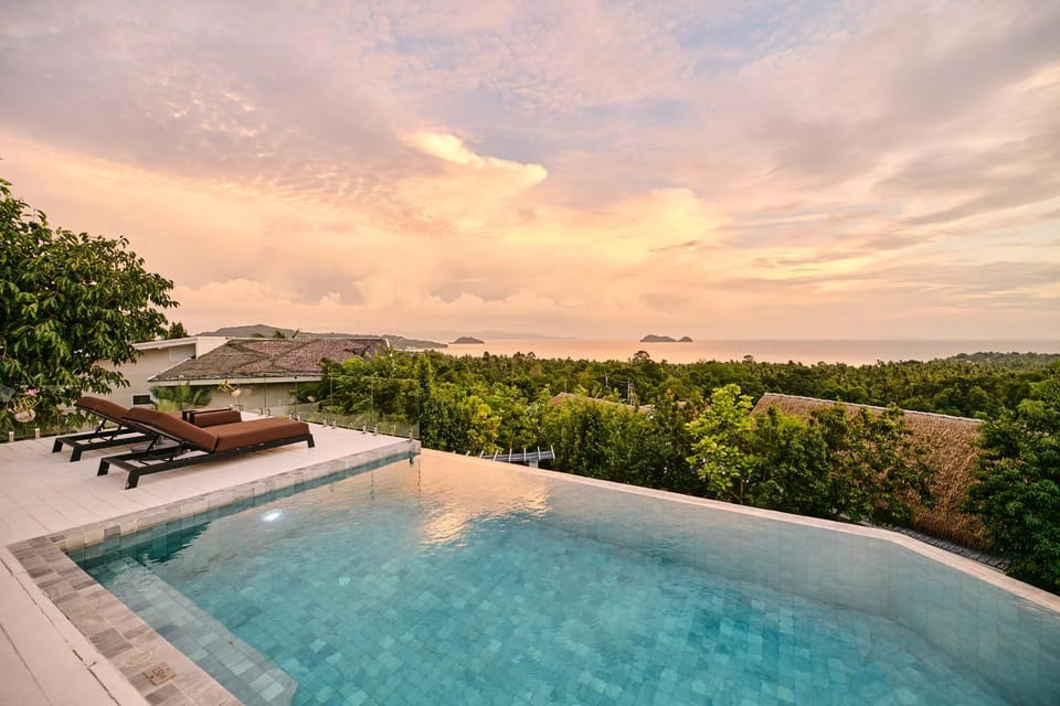 Patio, Day, Natural landscape, View (from property/room), Balcony/Terrace, Pool view, Sea view, Swimming pool, Sunrise, Sunset, sunbed