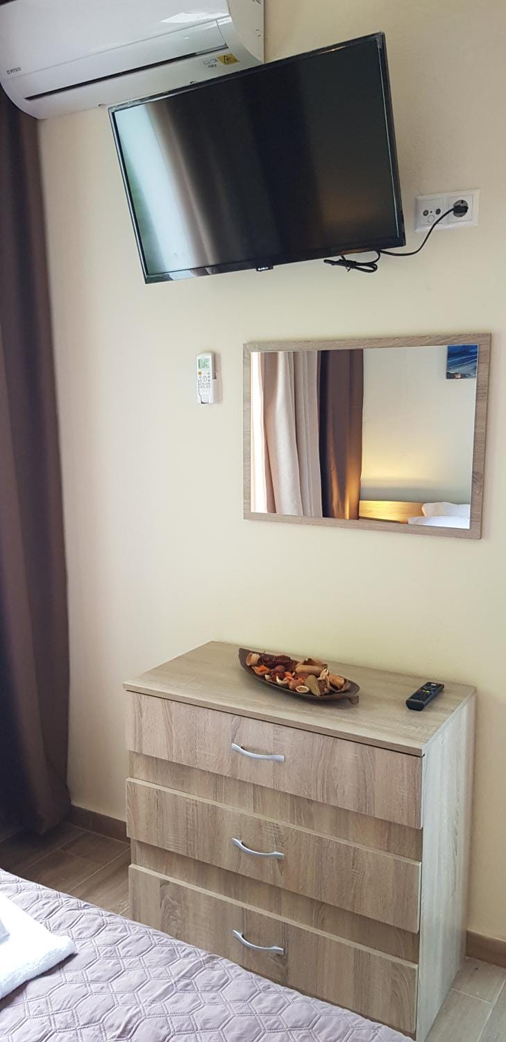 City's Center Lux. Apt.Up 4 persons and BBQ Apartment in Kavala