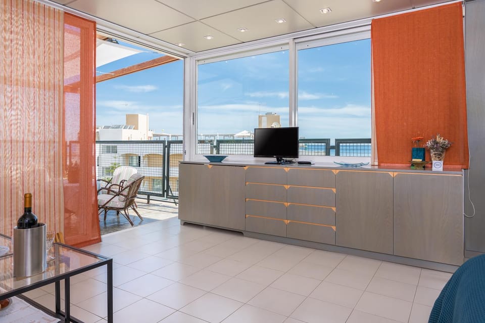 Day, Balcony/Terrace, Living room, On site