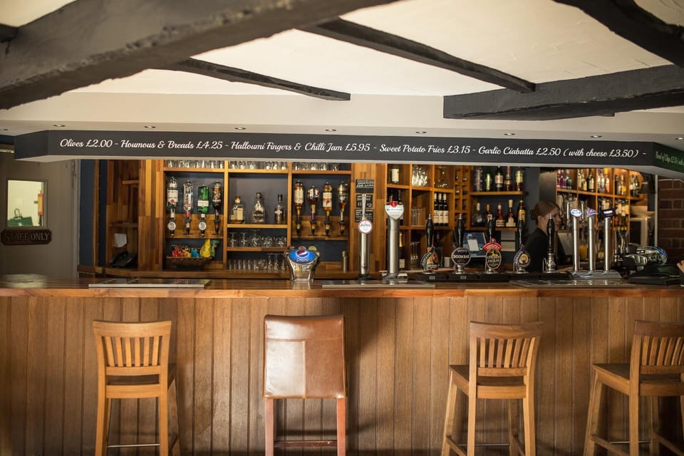 Lounge or bar, Lunch, Dinner, Alcoholic drinks, Non alcoholic drinks