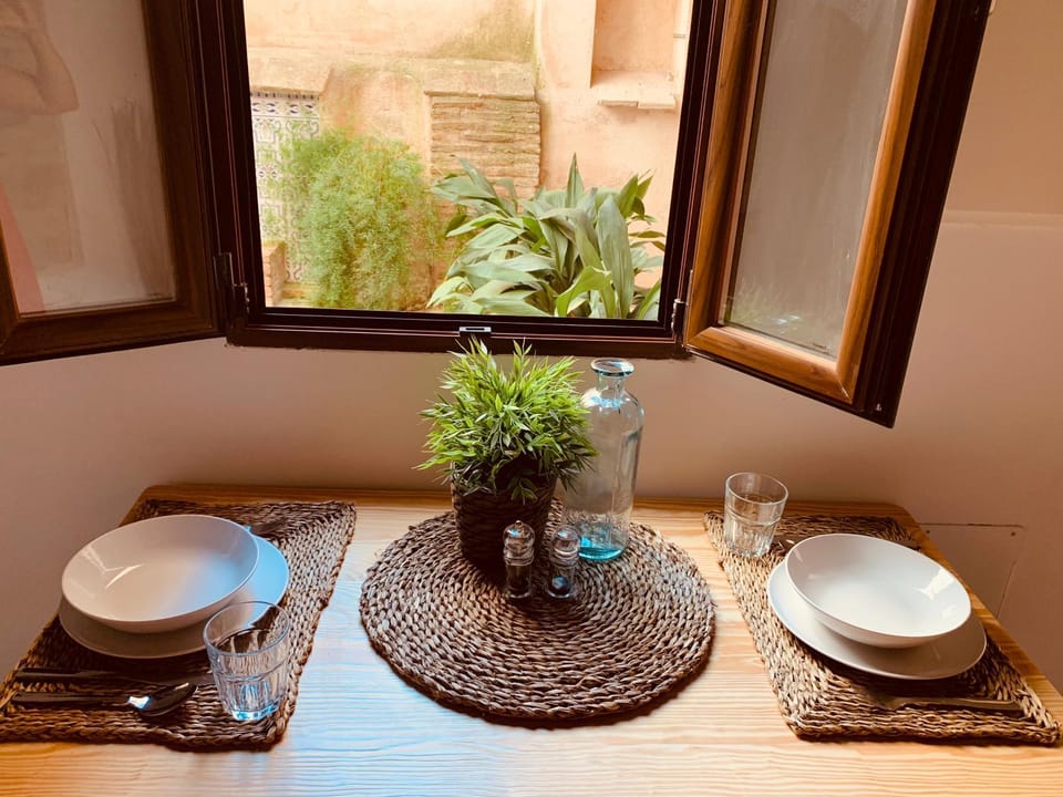 Dining area, Garden view