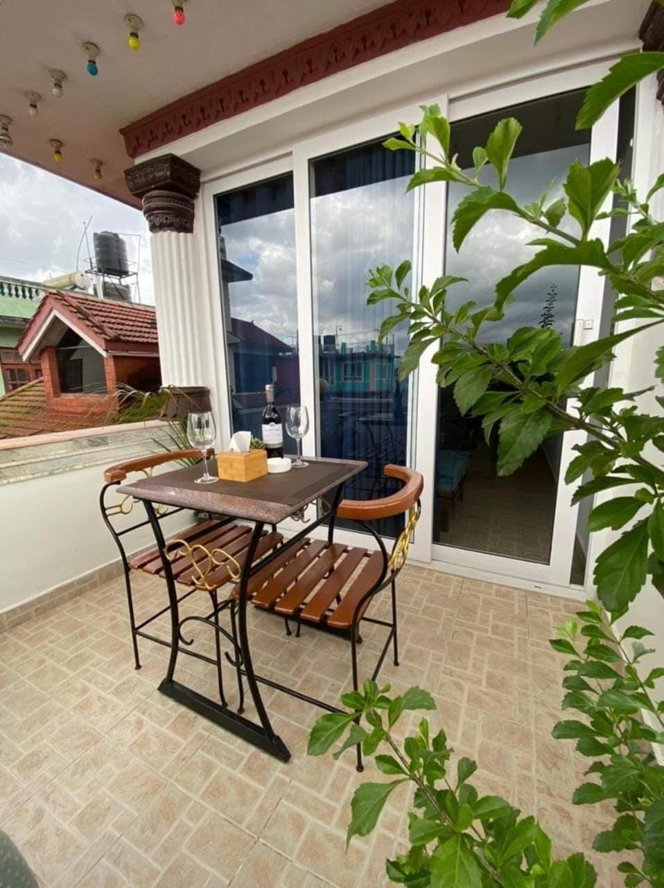 Restaurant/places to eat, Balcony/Terrace