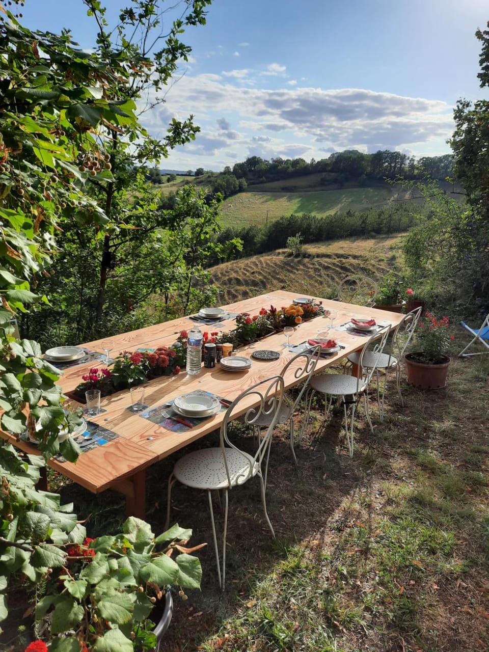 Les coteaux de Planèze, maison et jardin dans le Lot! Chambres chez l'habitant! Vacation rental in Occitanie