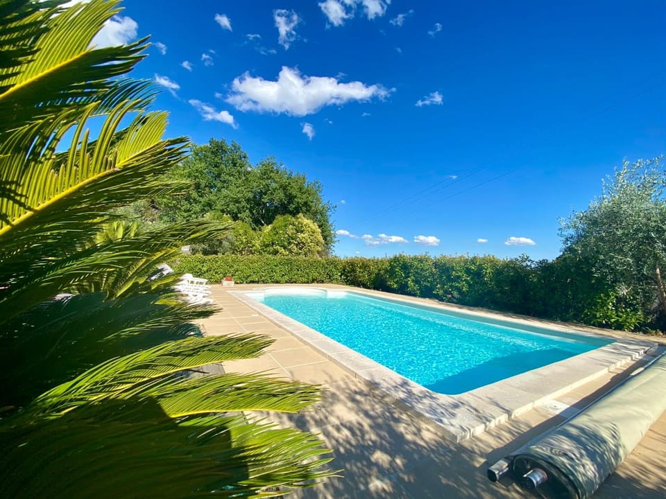 MAISON AXALY SAINT MARTIN D’ARDECHE 12 PERSONNES AVEC PISCINE House in Saint-Martin-d'Ardèche