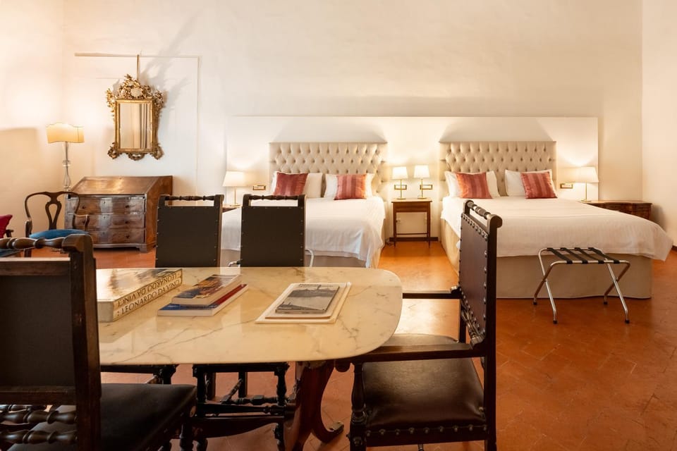 Bed, Photo of the whole room, Seating area, Bedroom