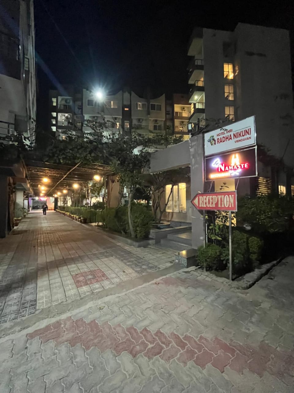 Hotel Shri Radha Nikunj - Opposite Prem Mandir Hotel in Uttar Pradesh