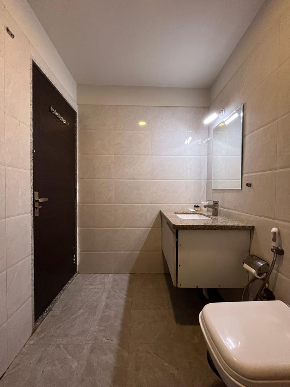 Hotel Shri Radha Nikunj - Opposite Prem Mandir Hotel in Uttar Pradesh