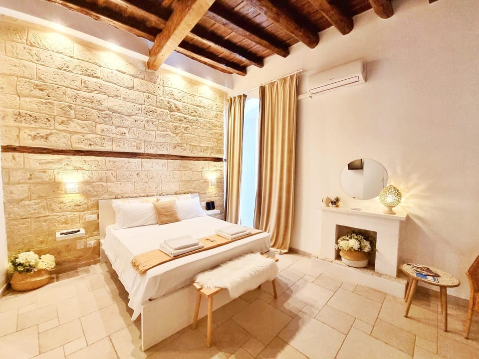 Casa Albicocca - In The Heart Of The Old Town Apartment in Bari