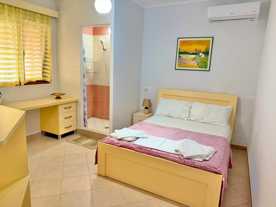 Bed, Bedroom, air conditioner