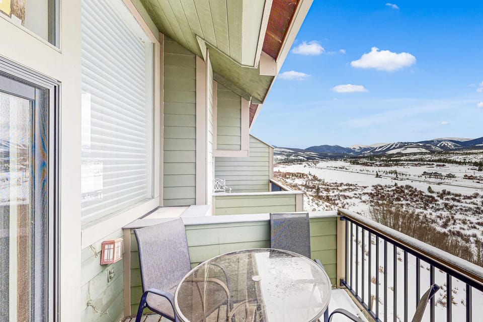 4 Bed 4 Bath Studio Apartment in Fraser House in Fraser