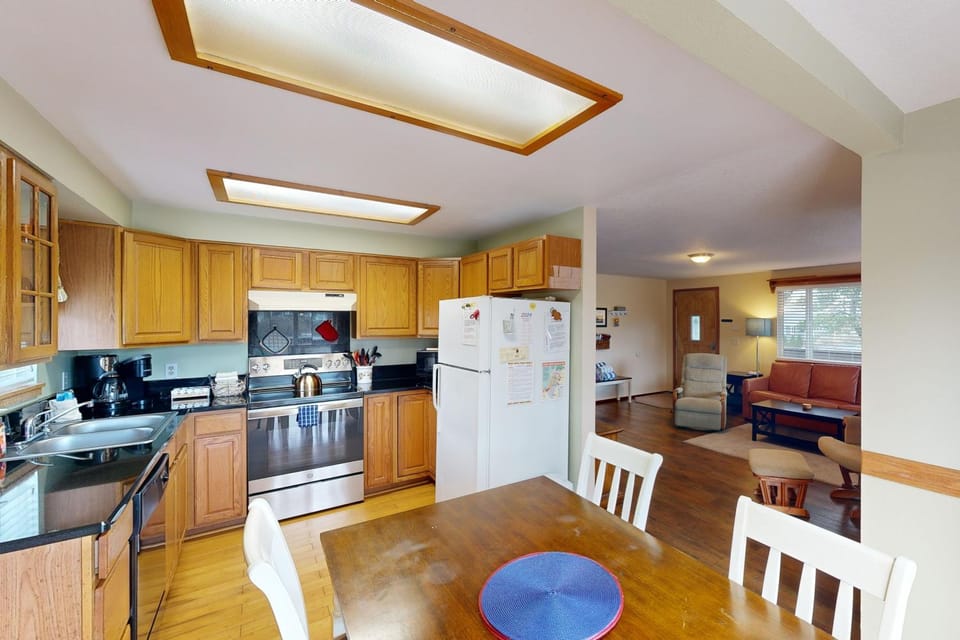 2 Bed 1 Bath Vacation home in Seaside House in Seaside