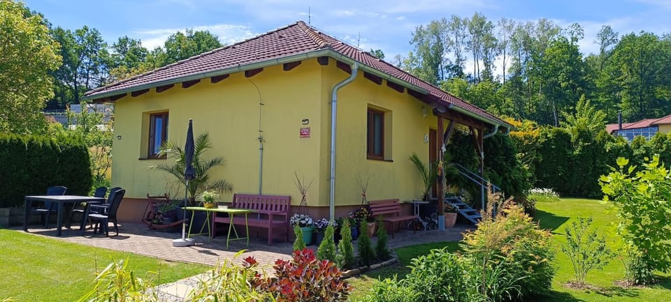 Property building, Garden, Balcony/Terrace