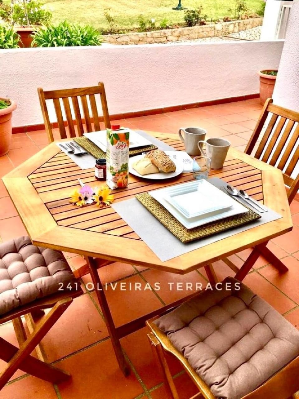 Garden, Balcony/Terrace, Continental breakfast