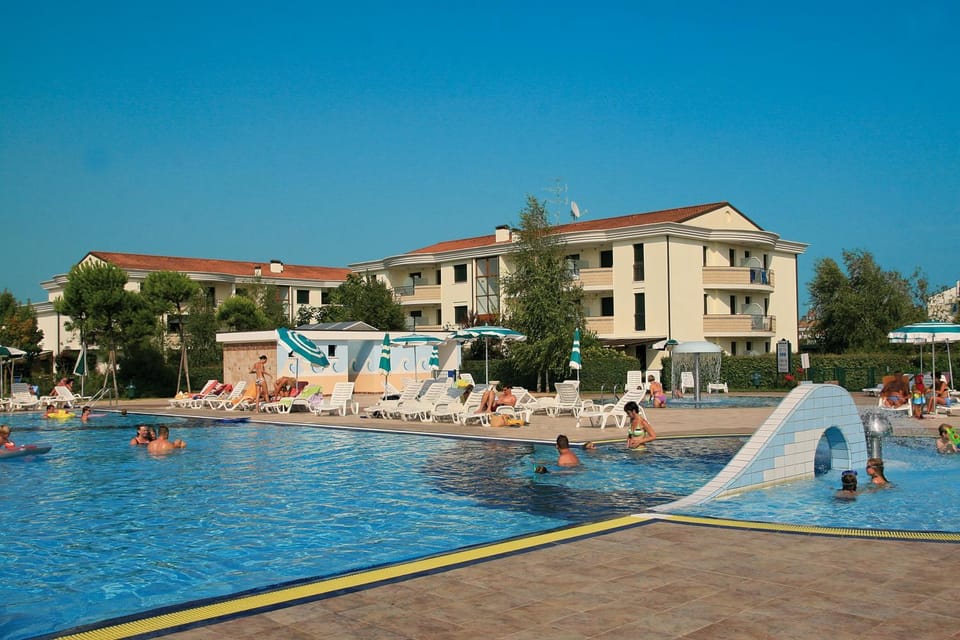 Property building, Swimming pool