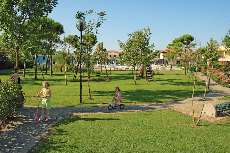 Garden, Swimming pool