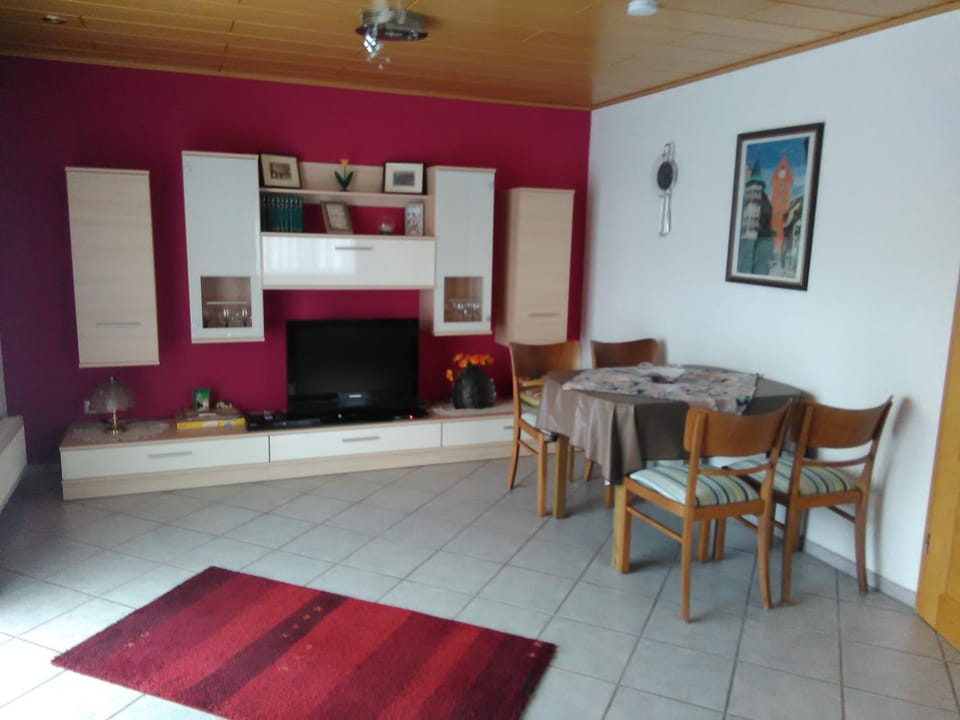 Bathroom, Kitchen or kitchenette, Living room, Bedroom